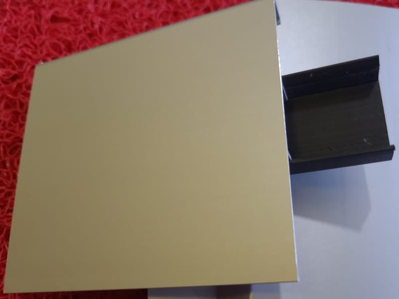 Altın Renk Alüminyum Süpürgelik 60mm